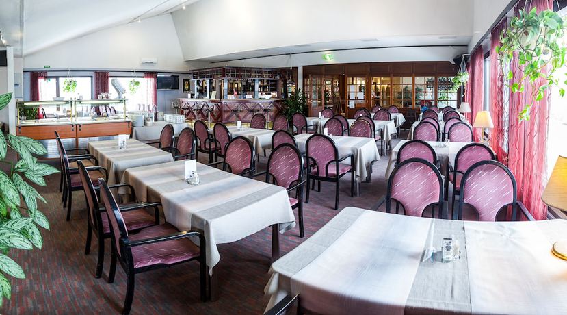 Imagen del bar/restaurante del Hotel Julie. Foto 2