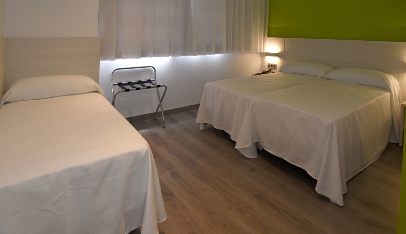 Imagen de la habitación del Hotel Julimar. Foto 8