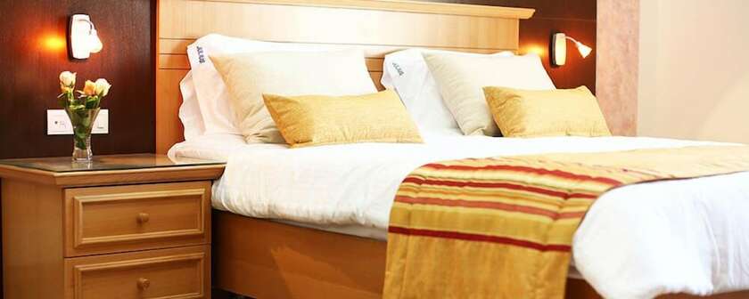 Imagen de la habitación del Hotel Julius. Foto 17