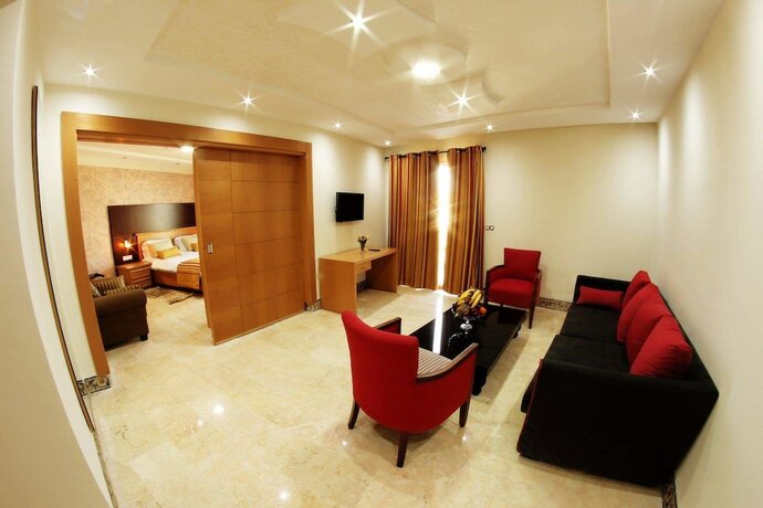 Imagen de la habitación del Hotel Julius. Foto 19