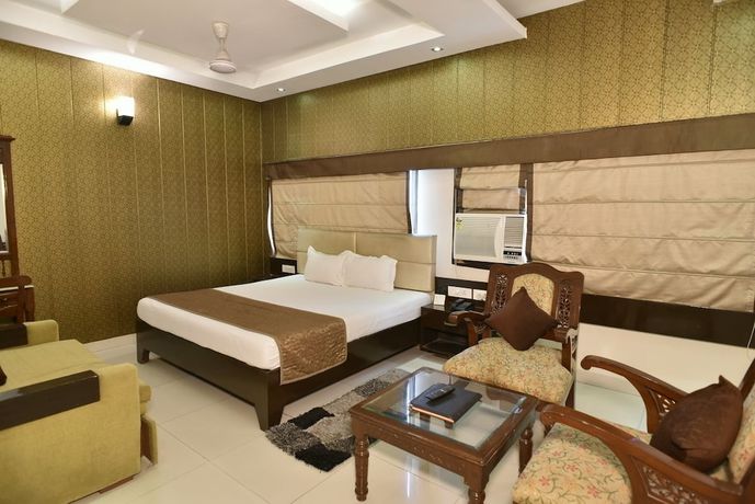 Imagen de la habitación del Hotel Jullundur. Foto 12