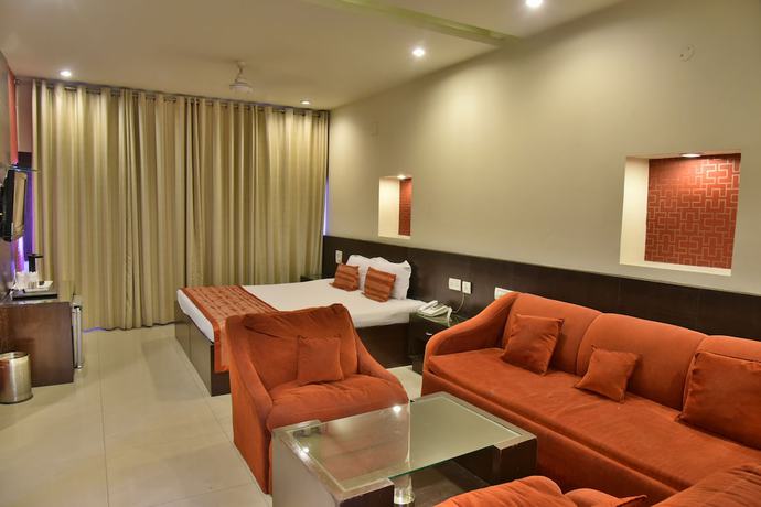 Imagen de la habitación del Hotel Jullundur. Foto 13