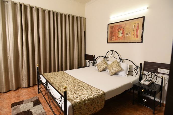 Imagen de la habitación del Hotel Jullundur. Foto 15