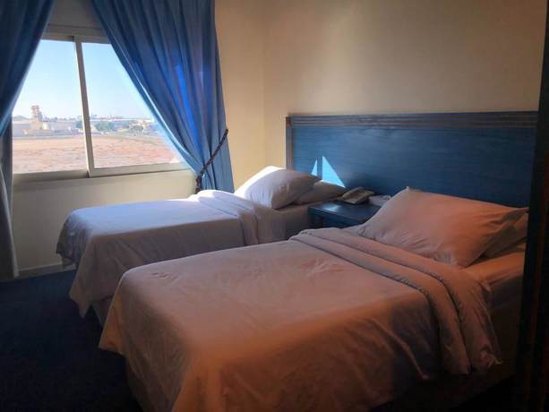 Imagen de la habitación del Hotel Julphar. Foto 5