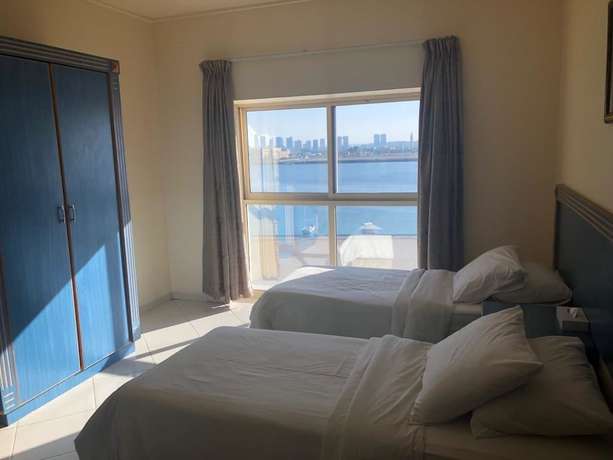 Imagen de la habitación del Hotel Julphar. Foto 7