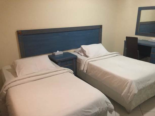 Imagen de la habitación del Hotel Julphar. Foto 18