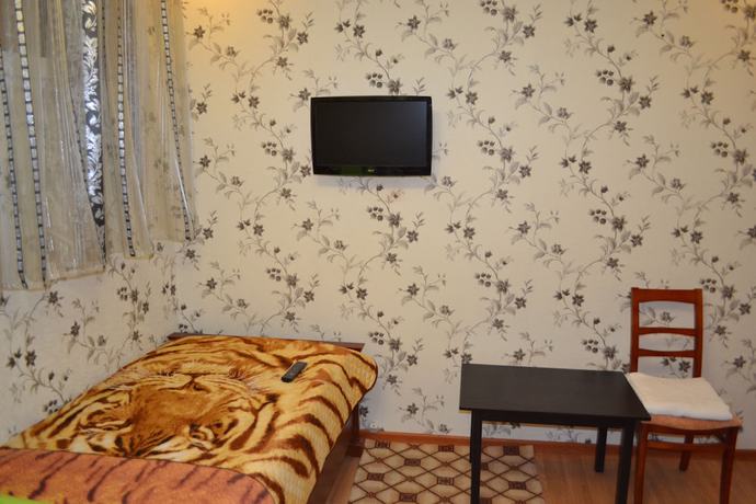 Imagen de la habitación del Hotel July. Foto 5