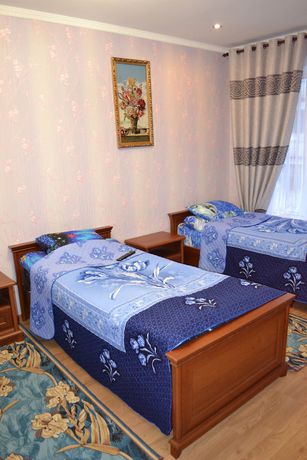 Imagen de la habitación del Hotel July. Foto 12