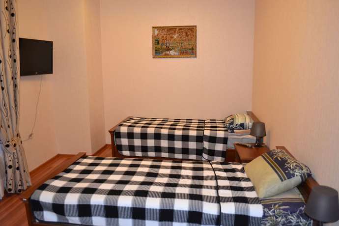 Imagen de la habitación del Hotel July. Foto 13