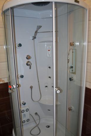 Imagen de la habitación del Hotel July. Foto 20