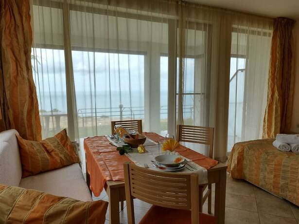 Imagen general del Hotel July Morning Seaside Resort. Foto 10