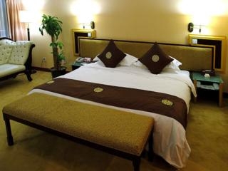 Imagen de la habitación del Hotel July Plaza. Foto 5