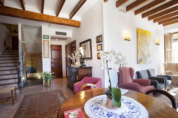 Imagen de los interiores del Hotel Juma. Foto 12