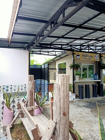 Imagen del bar/restaurante del Hotel Jumbo Villa Homestay and Resort. Foto 14