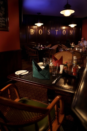 Imagen del bar/restaurante del Hotel Jumeira Rotana. Foto 3