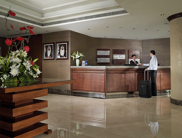 Imagen de los interiores del Hotel Jumeira Rotana. Foto 13