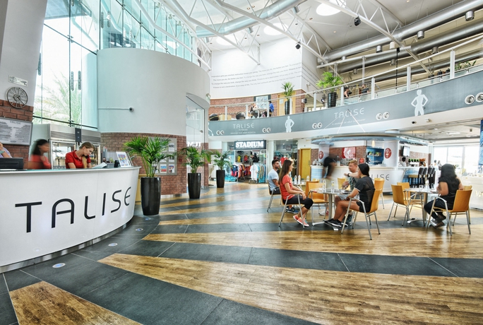 Imagen de los interiores del Hotel Jumeirah Beach. Foto 9