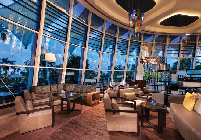 Imagen de los interiores del Hotel Jumeirah Beach. Foto 14