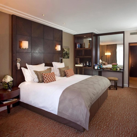 Imagen de la habitación del Hotel Jumeirah Carlton Tower London. Foto 7