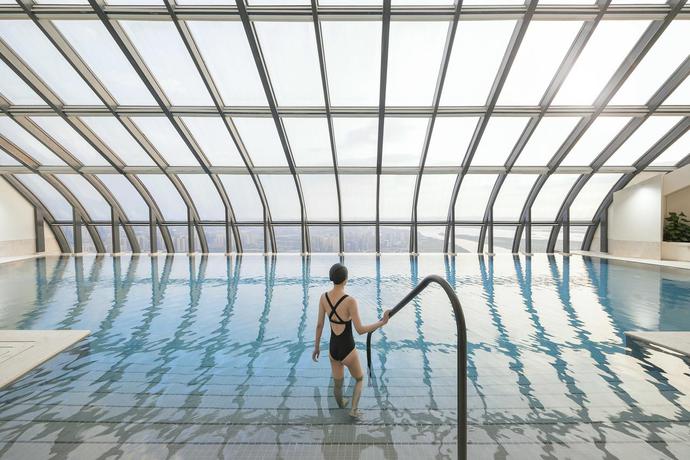 Imagen de la piscina del Hotel Jumeirah Nanjing. Foto 8