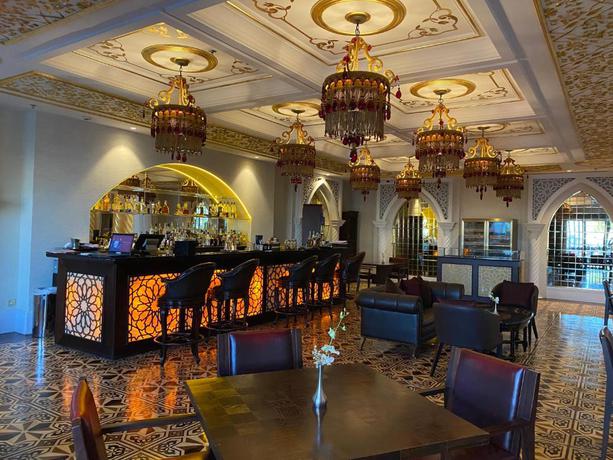 Imagen del bar/restaurante del Hotel Jumeirah Zabeel Saray. Foto 3