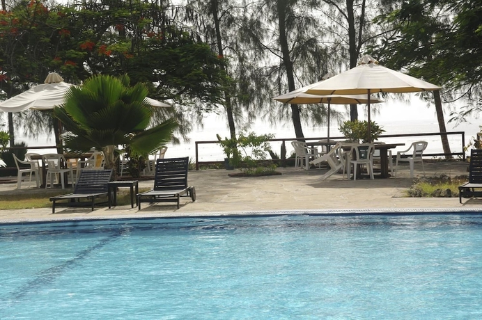 Imagen de la piscina del Hotel Jumuia Conference and Beach Resort. Foto 17