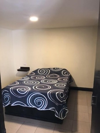 Imagen de la habitación del Hotel June. Foto 3