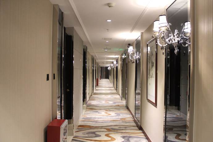 Imagen de los interiores del Hotel Junfu. Foto 17