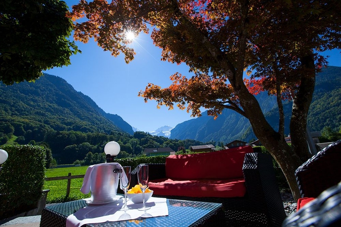 Imagen del bar/restaurante del Hotel Jungfrau, Gsteig. Foto 7