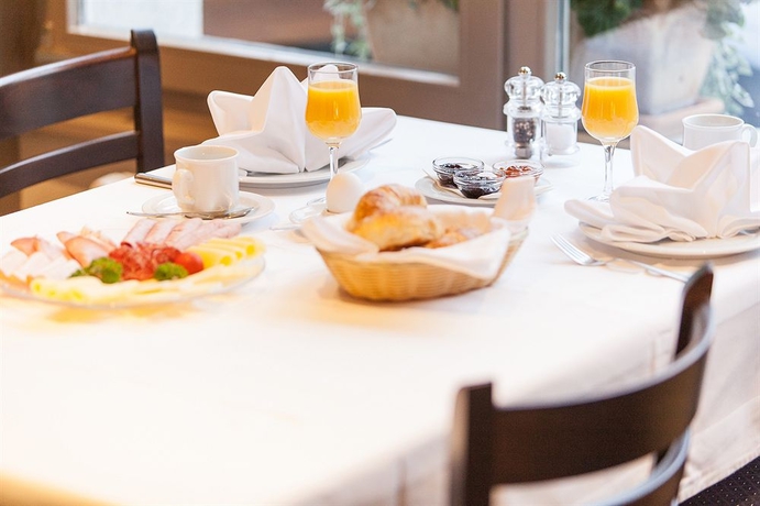 Imagen del bar/restaurante del Hotel Jungfrau, Gsteig. Foto 8