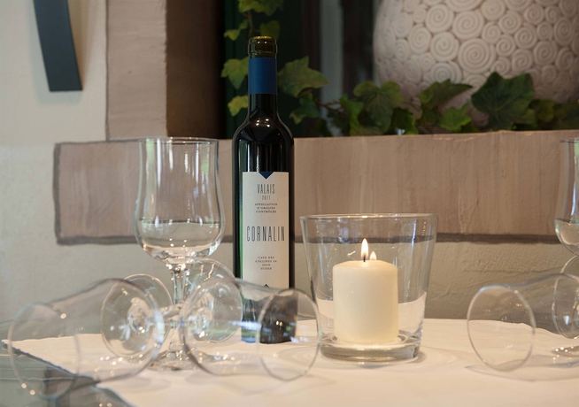 Imagen del bar/restaurante del Hotel Jungfrau, Gsteig. Foto 10