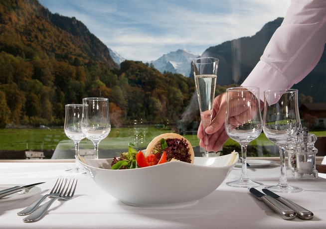 Imagen del bar/restaurante del Hotel Jungfrau, Gsteig. Foto 13