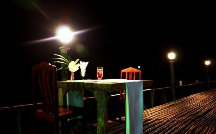 Imagen del bar/restaurante del Hotel Jungle Bay Resort. Foto 3