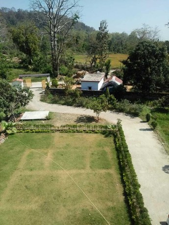 Imagen de los exteriores del Hotel Jungle Corbett Castle. Foto 10