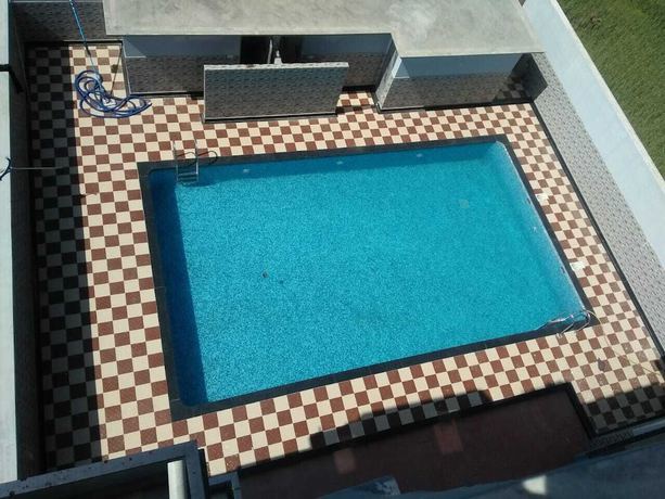 Imagen de la piscina del Hotel Jungle Corbett Castle. Foto 15