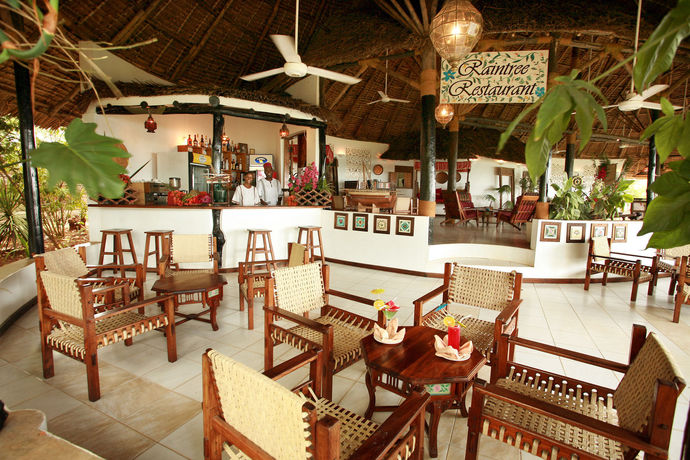 Imagen del bar/restaurante del Hotel Jungle Paradise Beach Resort and Spa Mbweni Ruins. Foto 3