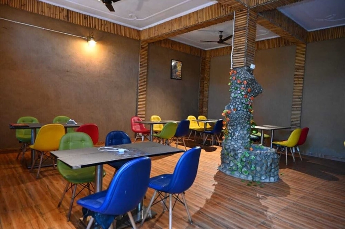 Imagen del bar/restaurante del Hotel Jungle Resort. Foto 7