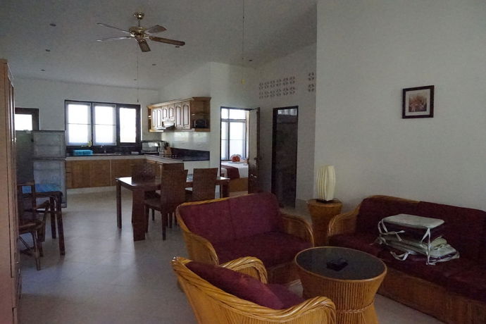Imagen de los exteriores del Hotel Jungle Village Bungalows. Foto 5