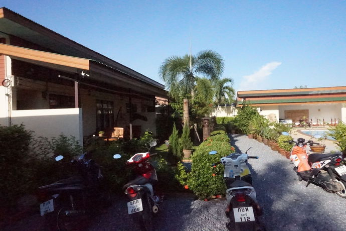 Imagen de los exteriores del Hotel Jungle Village Bungalows. Foto 6