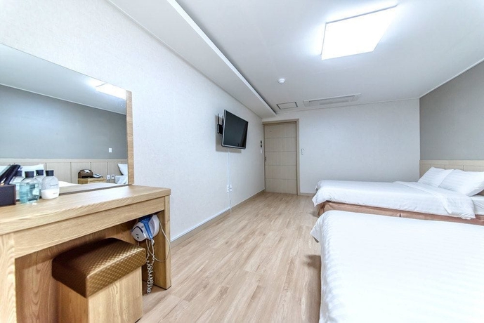 Imagen de la habitación del Hotel Jungmoon City. Foto 11