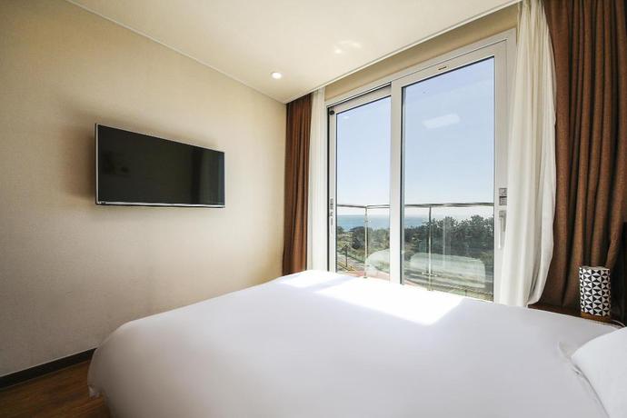 Imagen general del Hotel Jungmun Oceanblue Hotel. Foto 2