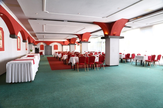 Imagen del bar/restaurante del Hotel Junior, Bratislava. Foto 2