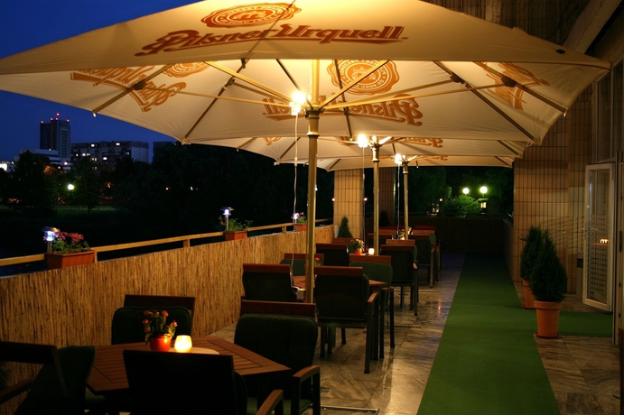Imagen de los interiores del Hotel Junior, Bratislava. Foto 15