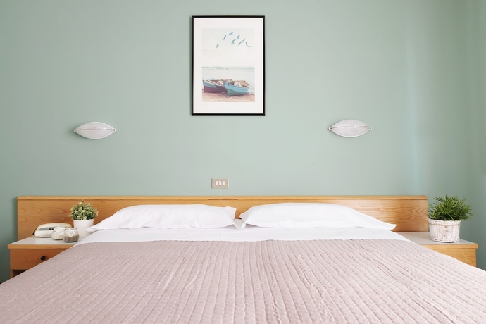 Imagen de la habitación del Hotel Junior. Foto 4