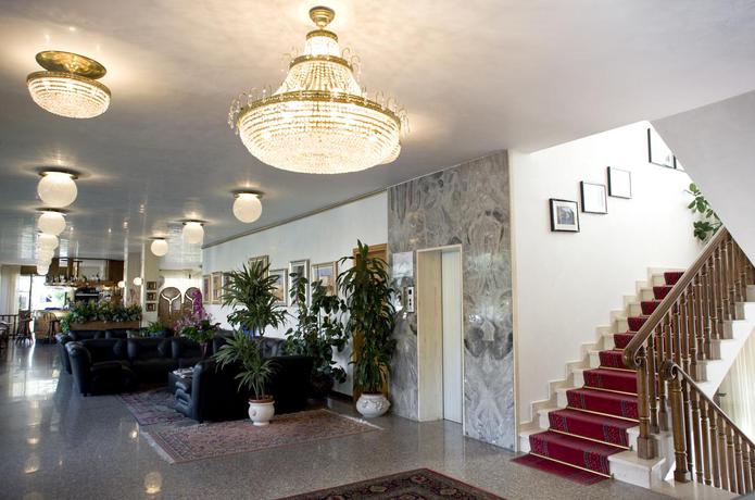 Imagen general del Hotel Junior Family. Foto 2