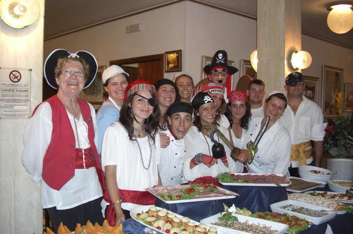 Imagen general del Hotel Junior Family. Foto 5