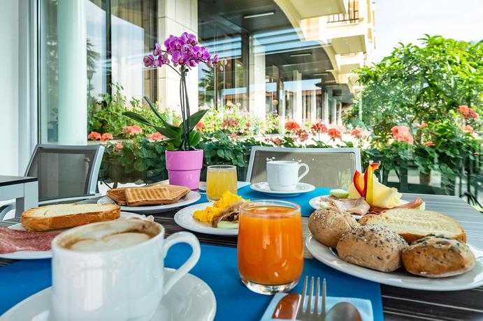 Imagen general del Hotel Junior Family. Foto 9