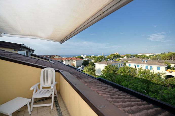 Imagen general del Hotel Junior Family. Foto 10