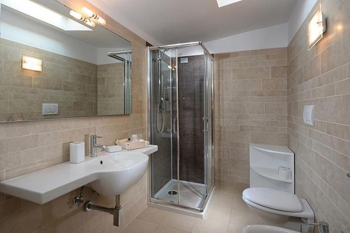 Imagen general del Hotel Junior Family. Foto 11