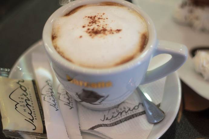 Imagen del bar/restaurante del Hotel Junior, Kopaonik. Foto 2